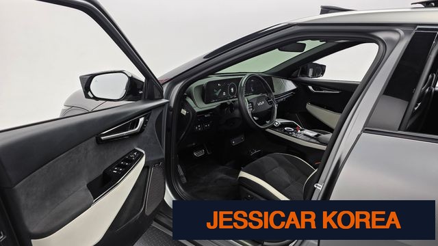 2022 Kia EV6 - Thumbnail 10