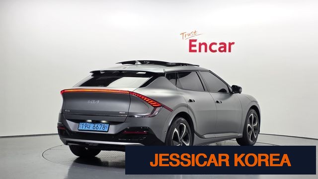2022 Kia EV6 - Thumbnail 13