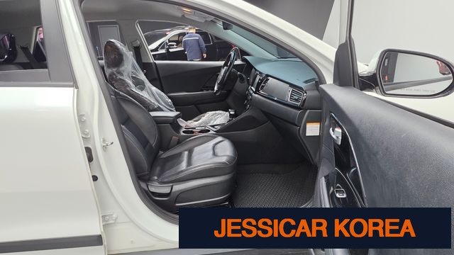2018 Kia Niro - Thumbnail 15