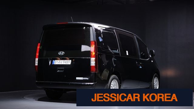 2025 Hyundai Staria - Thumbnail 4