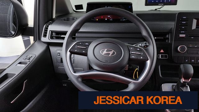 2025 Hyundai Staria - Thumbnail 5