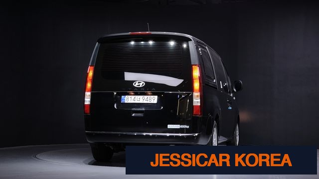 2025 Hyundai Staria - Thumbnail 18