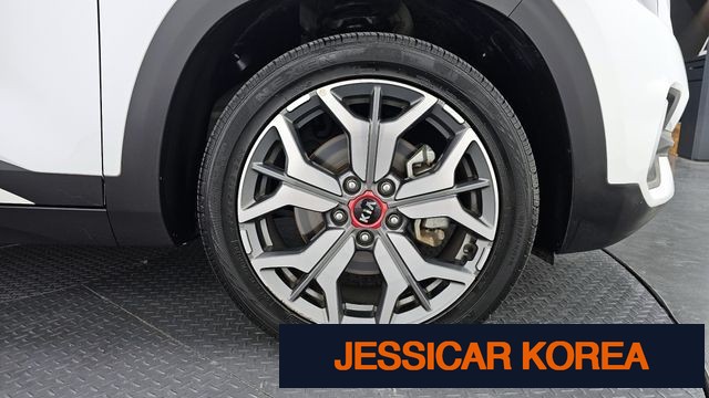 2020 Kia Seltos - Thumbnail 9