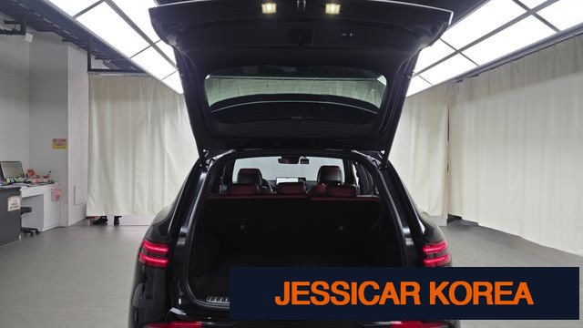 2021 Genesis GV70 - Thumbnail 2