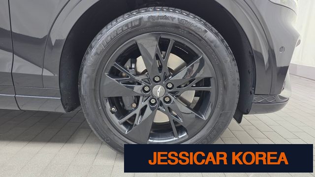 2021 Genesis GV70 - Thumbnail 8