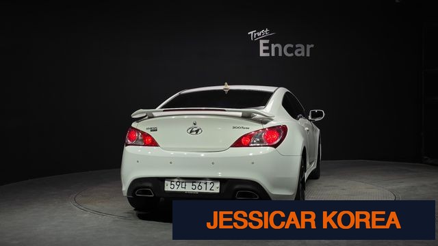 2011 Hyundai Genesis Coupe - Thumbnail 12