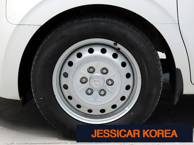 2022 Hyundai Staria - Thumbnail 4