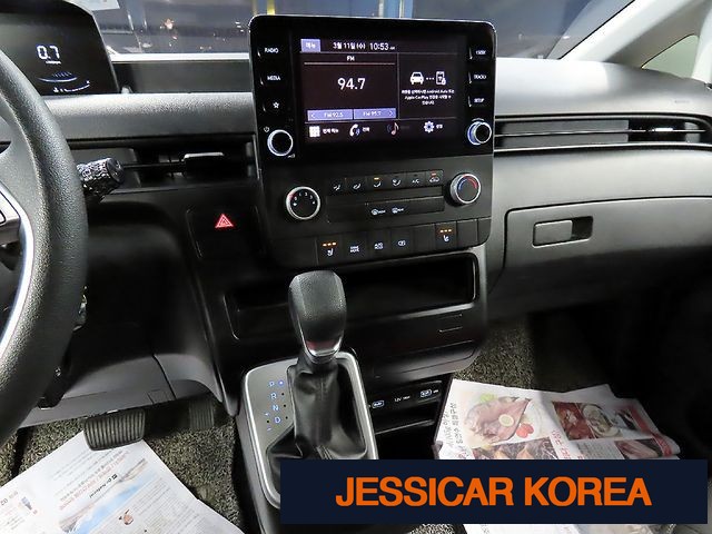 2022 Hyundai Staria - Thumbnail 8