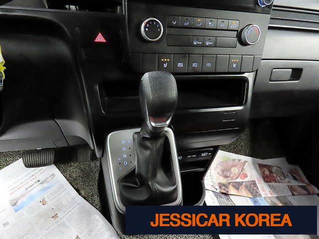 2022 Hyundai Staria - Thumbnail 14