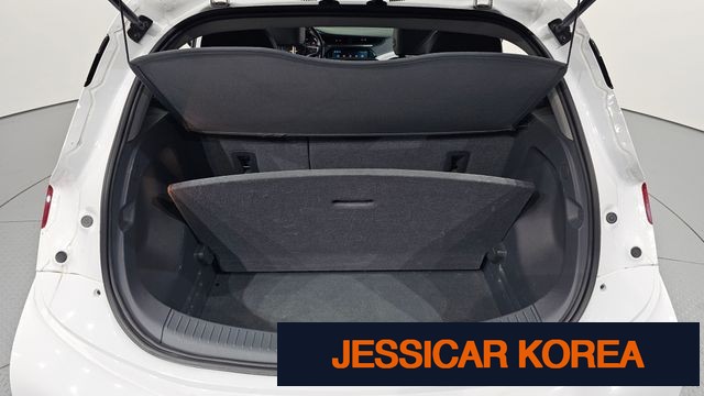 2018 Chevrolet Bolt EV - Thumbnail 17