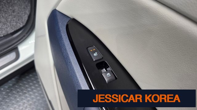 2024 Kia Sportage 5th Gen - Thumbnail 2