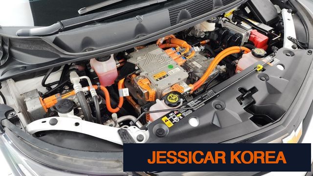 2018 Chevrolet Bolt EV - Thumbnail 12