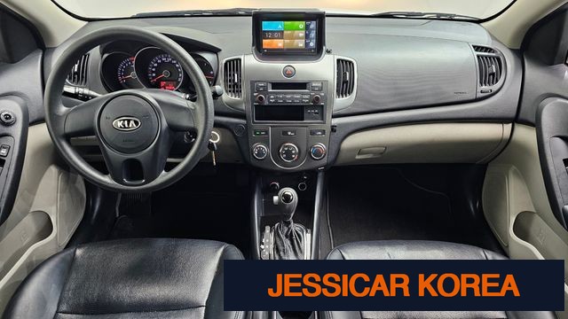 2012 Kia forte - Thumbnail 12