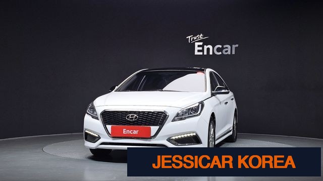 2016 Hyundai LF Sonata Hybrid - Thumbnail 4