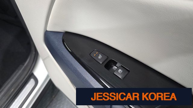 2023 Kia Sportage 5th Gen - Thumbnail 6