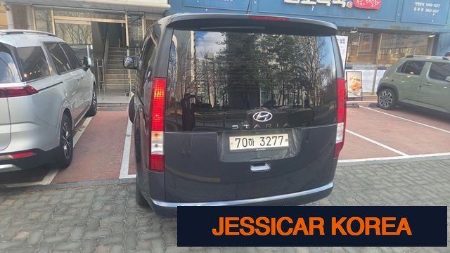 2024 Hyundai Staria - Thumbnail 18