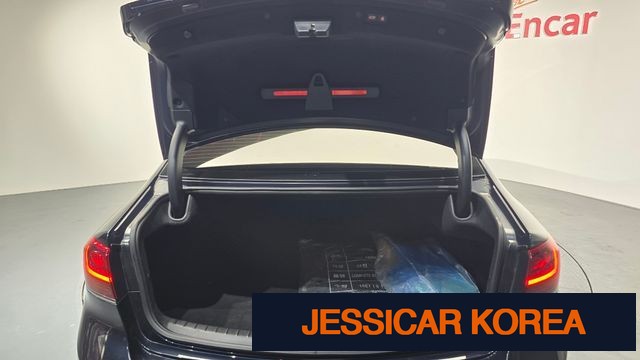 2020 Kia K7 Premier - Thumbnail 10