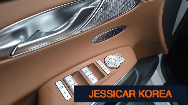 2021 Genesis GV70 - Thumbnail 14