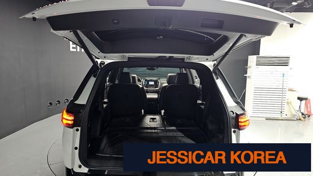 2022 Chevrolet Traverse - Thumbnail 2