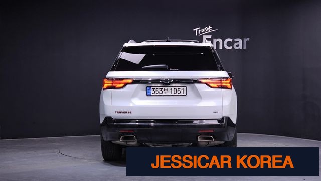 2022 Chevrolet Traverse - Thumbnail 8