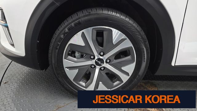 2022 Kia Niro EV - Thumbnail 3
