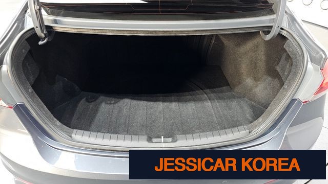 2016 Hyundai Avante AD - Thumbnail 2