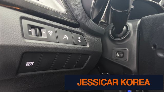 2014 Hyundai Santa Fe DM - Thumbnail 11
