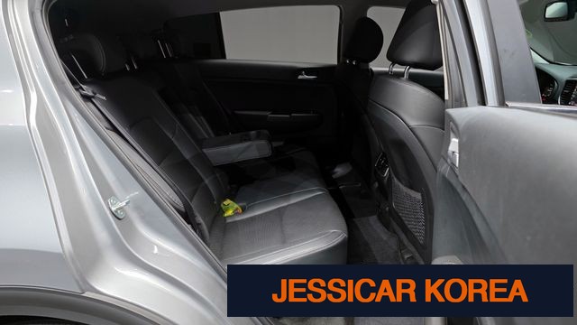 2021 Kia Sportage the bold - Thumbnail 10
