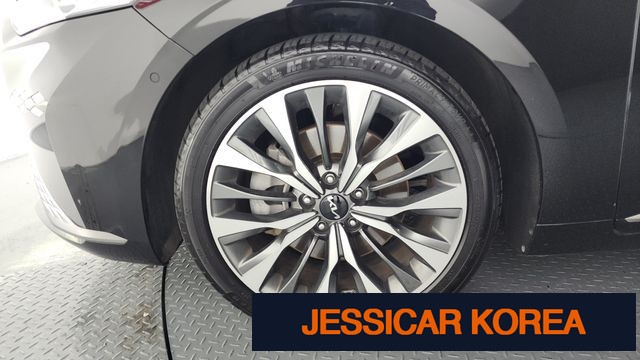 2023 Kia K8 - Thumbnail 11