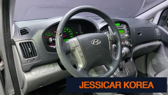 2015 Hyundai Grand Starex - Thumbnail 4