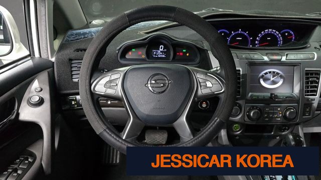 2016 KG Mobility Korando Turismo - Thumbnail 4