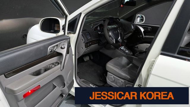 2016 KG Mobility Korando Turismo - Thumbnail 8