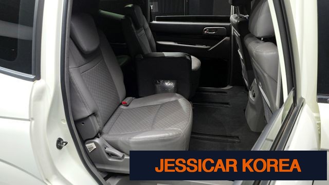 2016 KG Mobility Korando Turismo - Thumbnail 10