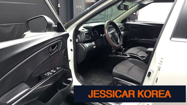 2022 KG Mobility Very New Tivoli - Thumbnail 12