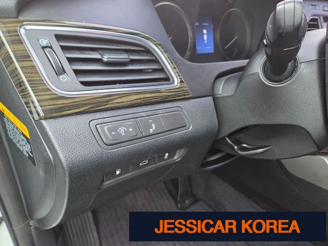 2016 Hyundai LF Sonata - Thumbnail 3