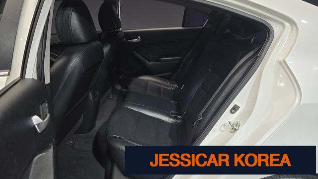 2015 Kia K3 - Thumbnail 8