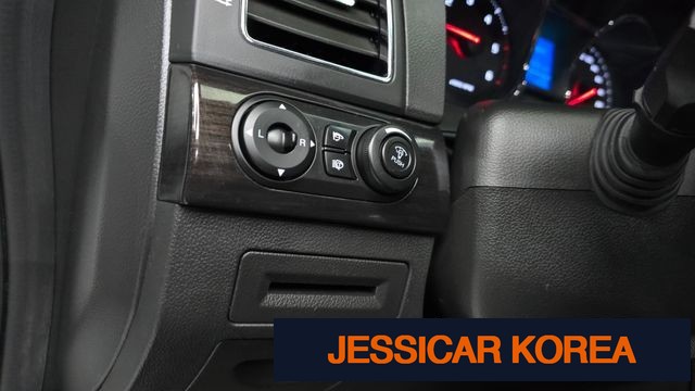2015 Chevrolet Captiva - Thumbnail 3