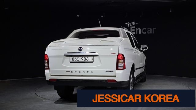 2016 KG Mobility Korando Sports - Thumbnail 6