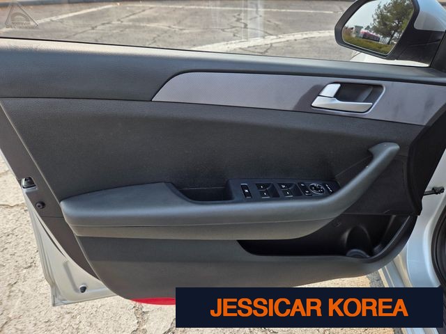 2017 Hyundai LF Sonata - Thumbnail 6
