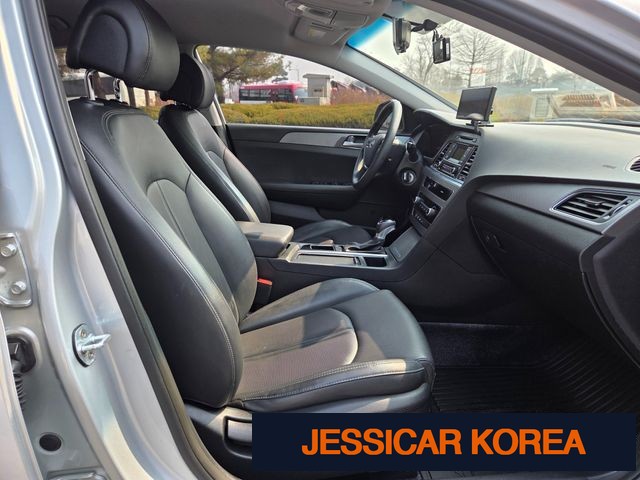 2017 Hyundai LF Sonata - Thumbnail 18