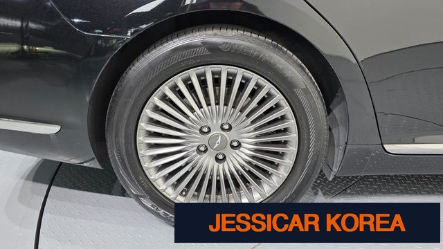 2021 Genesis G90 - Thumbnail 11