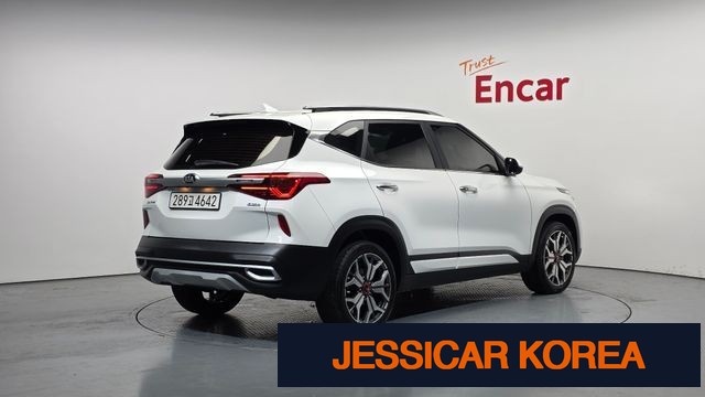 2022 Kia Seltos - Thumbnail 15
