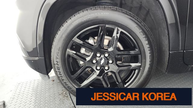 2021 Chevrolet Traverse - Thumbnail 16