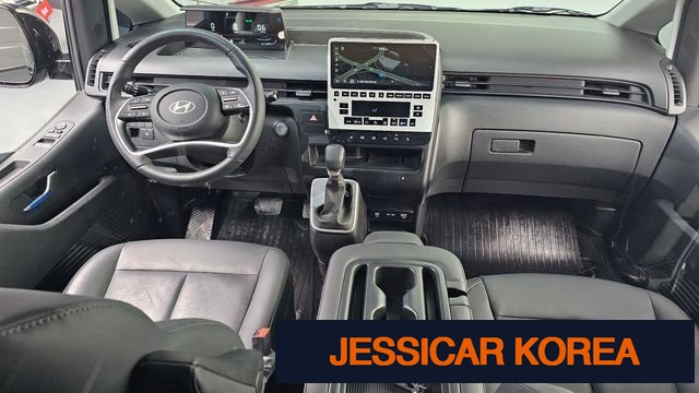 2025 Hyundai Staria - Thumbnail 2