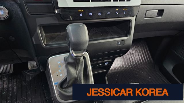 2025 Hyundai Staria - Thumbnail 10