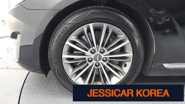 2016 Genesis EQ900 - Thumbnail 8