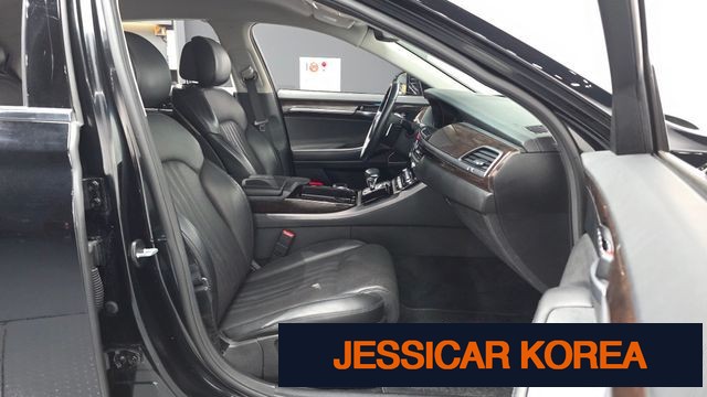 2016 Genesis EQ900 - Thumbnail 13
