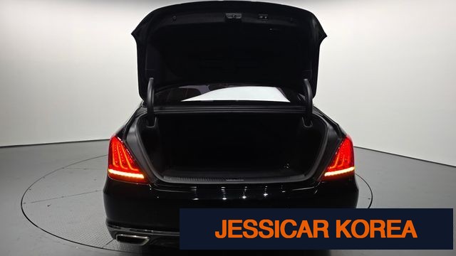 2016 Genesis EQ900 - Thumbnail 19