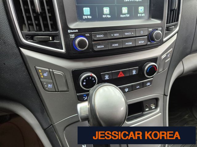 2021 Hyundai The New Grand Starex - Thumbnail 4