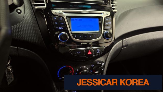 2011 Hyundai Accent (new model) - Thumbnail 12